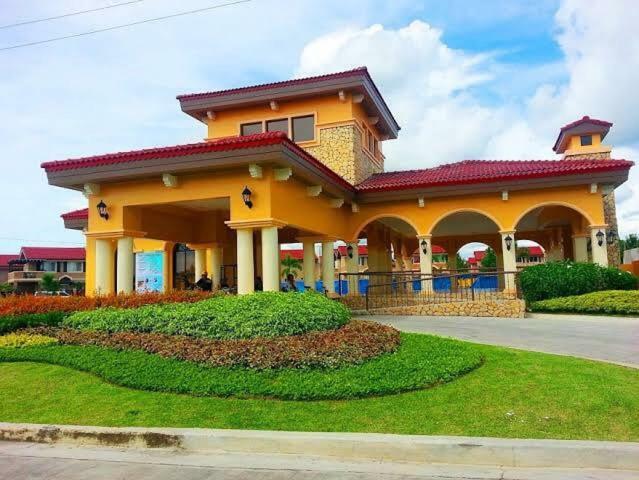 Relaxing Home At Camella Bacolod, Near Airport, Rockwell, Terminals, Famous Resto Ngoại thất bức ảnh